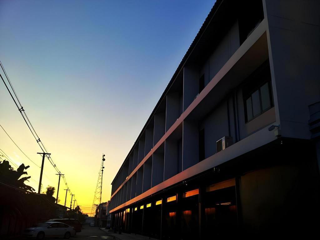 Klim Hotel Buriram Exterior foto